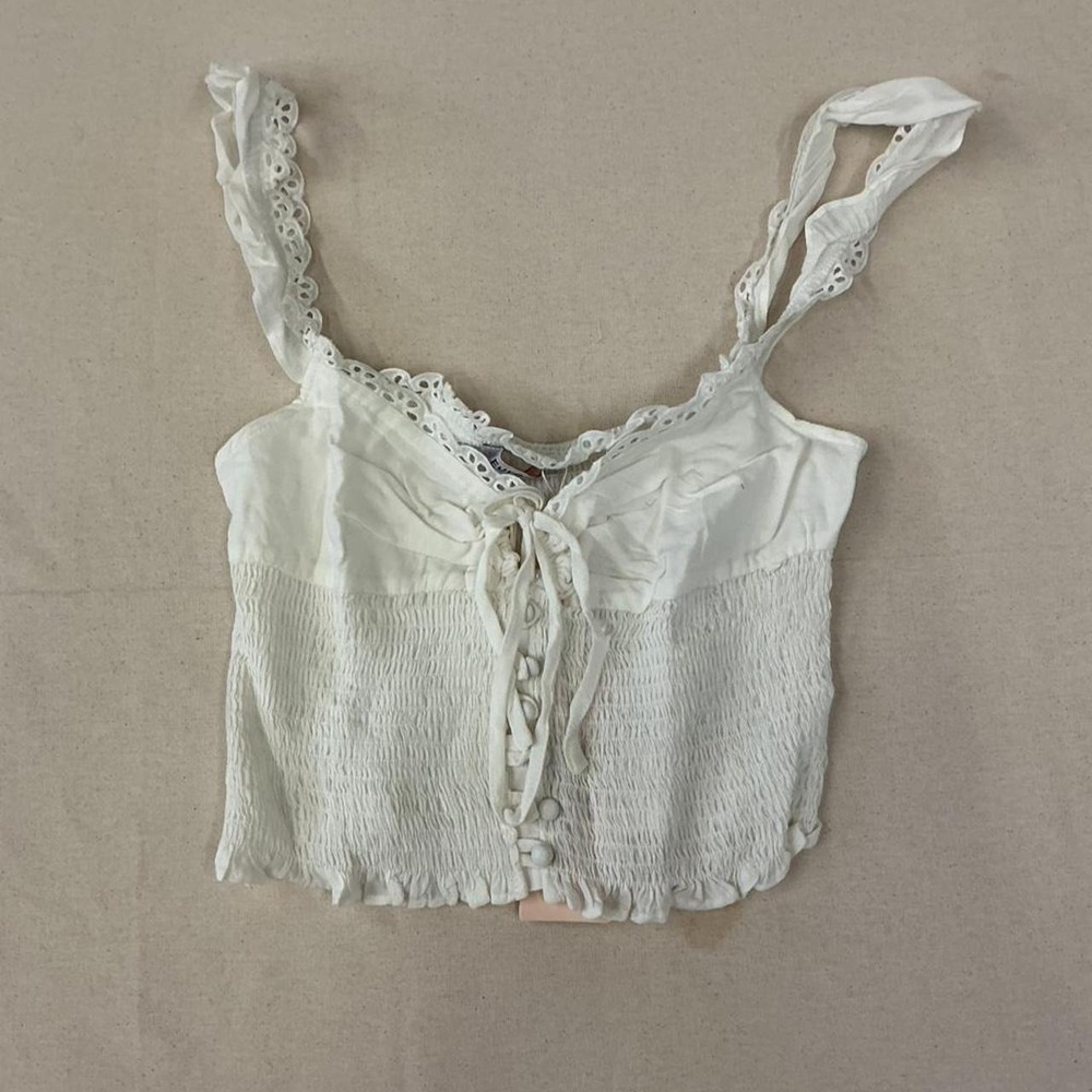 White lace trim smocked cami top 🤍